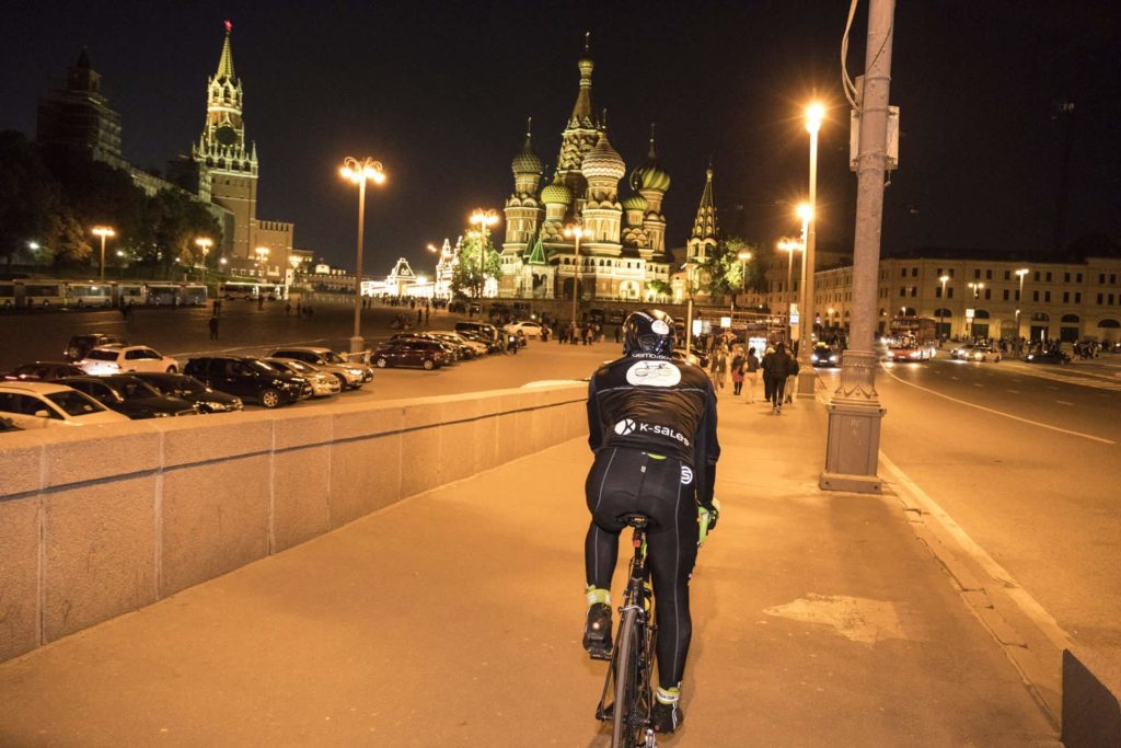 Auf dem Rennrad in 99 Stunden zum Roten Platz nach Moskau